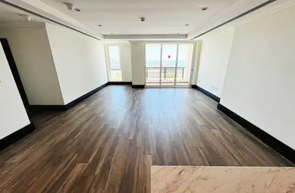 Apartment - 2 Bedrooms - 2 Bathrooms for rent in Viva West - Viva Bahriyah - The Pearl Island - Doha