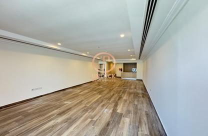 Apartment - 2 Bedrooms - 3 Bathrooms for rent in Viva West - Viva Bahriyah - The Pearl Island - Doha