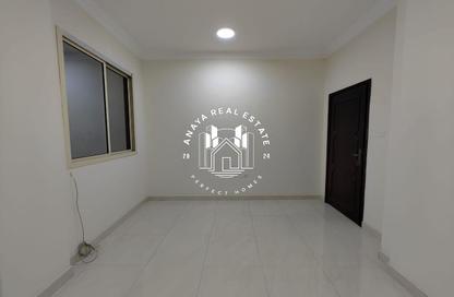 Apartment - 2 Bedrooms - 2 Bathrooms for rent in Umm Ghuwalina - Umm Ghuwailina - Doha