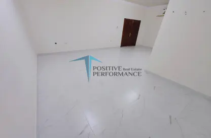 Apartment - Studio - 1 Bathroom for rent in Bin Omran 35 - Fereej Bin Omran - Doha