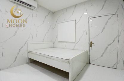 Apartment - Studio - 1 Bathroom for rent in Umm Ghuwailina 4 - Umm Ghuwailina - Doha