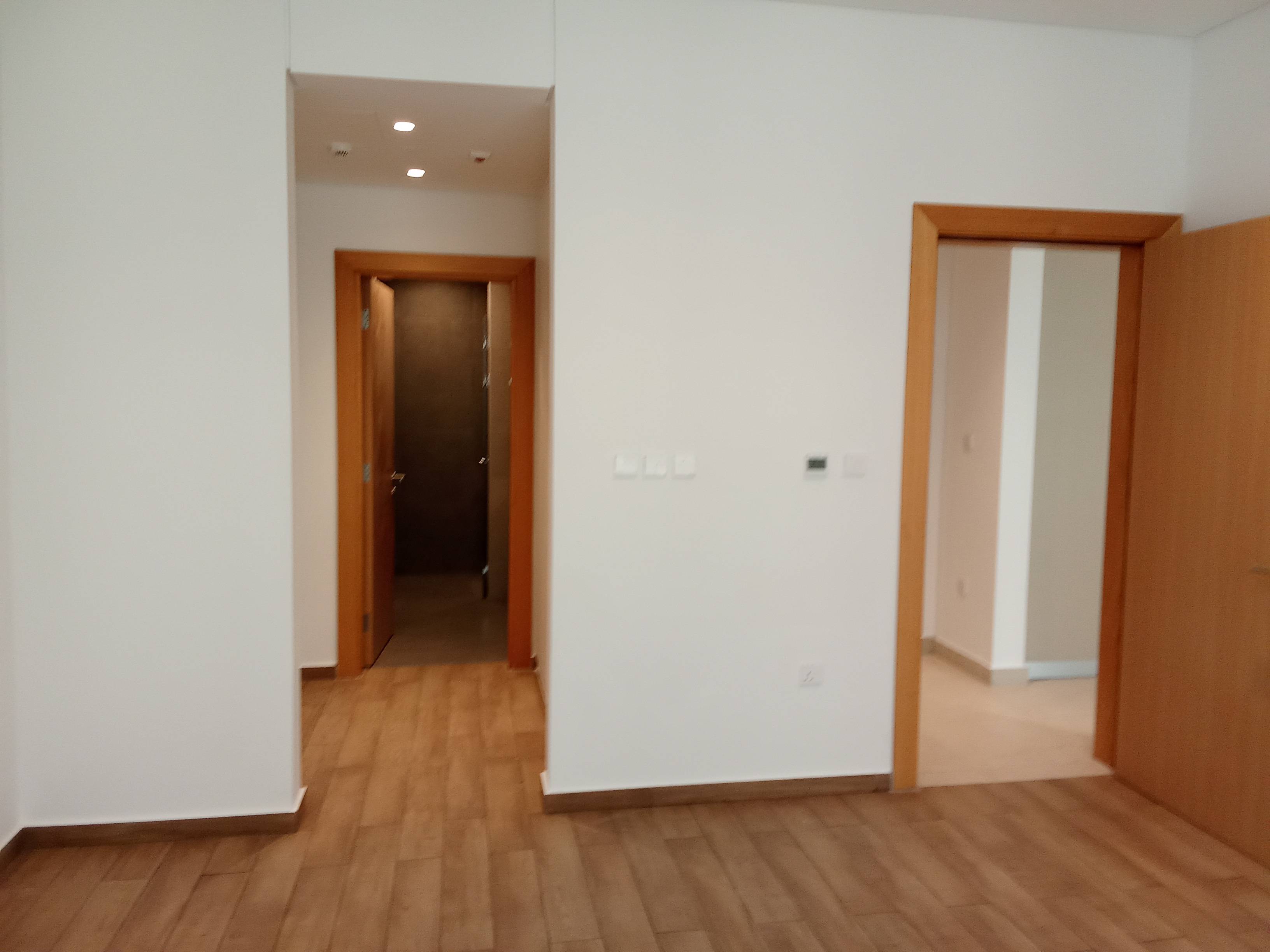 Spacious 1BHK Apartment, Floresta (Bills included) thumbnail 3