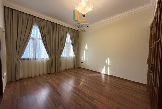 1001838 - Property Image 3