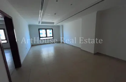 Apartment - 1 Bedroom - 2 Bathrooms for rent in East Porto Drive - Porto Arabia - The Pearl Island - Doha