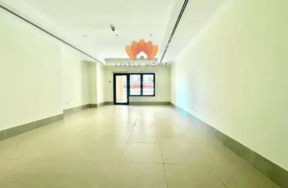 Apartment - 1 Bedroom - 2 Bathrooms for rent in West Porto Drive - Porto Arabia - The Pearl Island - Doha