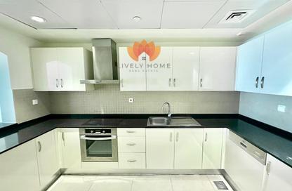 Apartment - 1 Bedroom - 2 Bathrooms for rent in West Porto Drive - Porto Arabia - The Pearl Island - Doha