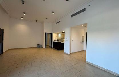 Apartment - 3 Bedrooms - 3 Bathrooms for sale in Qanat Quartier - The Pearl Island - Doha Apartment - 3 Bedrooms - 3 Bathrooms for sale in Qanat Quartier - The Pearl Island - Doha