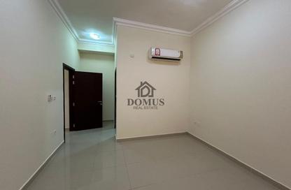 Apartment - 2 Bedrooms - 2 Bathrooms for rent in Thabit Bin Zaid Street - Al Mansoura - Doha
