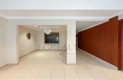 Apartment - 1 Bedroom - 2 Bathrooms for sale in West Porto Drive - Porto Arabia - The Pearl Island - Doha Apartment - 1 Bedroom - 2 Bathrooms for sale in West Porto Drive - Porto Arabia - The Pearl Island - Doha