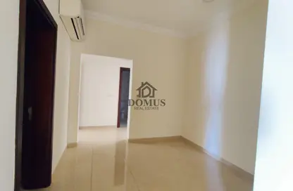 Apartment - 2 Bedrooms - 2 Bathrooms for rent in Thabit Bin Zaid Street - Al Mansoura - Doha