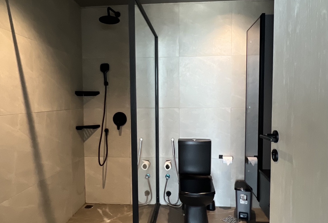 LUXURY SPACIOUS 2BHK INCLUDING BILLS + WIFI thumbnail 6