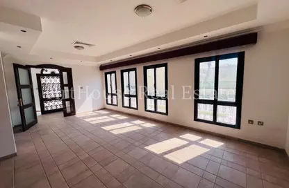 Villa - 4 Bedrooms - 6 Bathrooms for rent in New Al Hitmi - Fereej Bin Omran - Doha