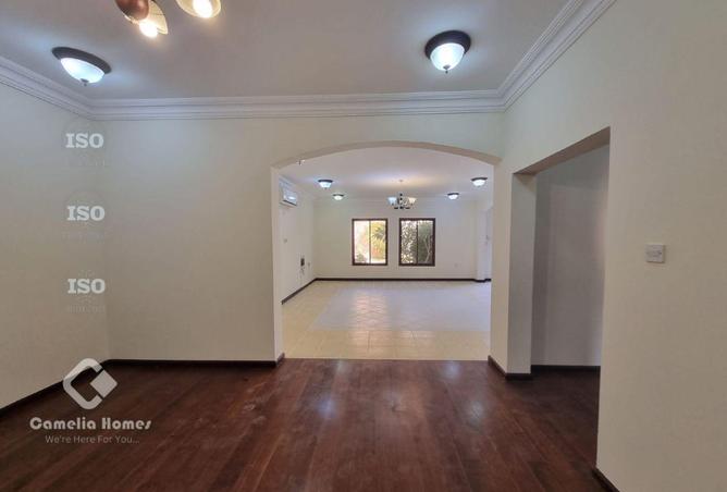 985031 - Property Image 2