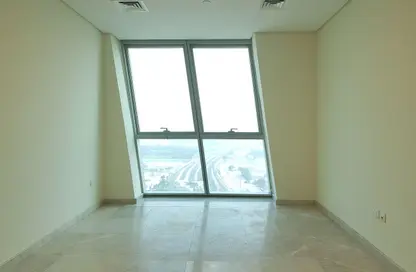 Apartment - 2 Bedrooms - 2 Bathrooms for rent in Zig Zag Towers - West Bay - Doha