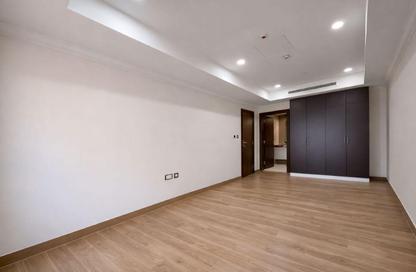 Apartment - 1 Bedroom - 2 Bathrooms for rent in West Porto Drive - Porto Arabia - The Pearl Island - Doha