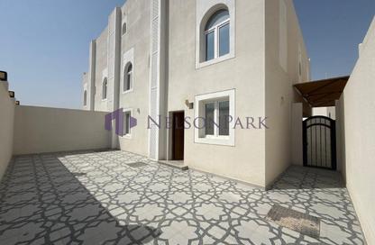 مجمع سكني - 6 غرف نوم - 5 حمامات للايجار في وادي المرخ - مريخ - المريخ - الدوحة