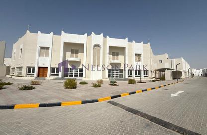 مجمع سكني - 6 غرف نوم - 5 حمامات للايجار في وادي المرخ - مريخ - المريخ - الدوحة