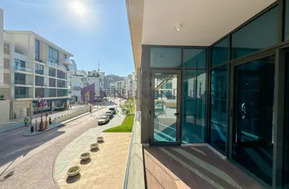 Apartment - 1 Bedroom - 2 Bathrooms for sale in Crystal Residence - Gewan Island - The Pearl Island - Doha