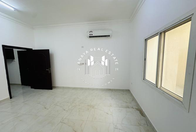 53813051 - Property Main Image