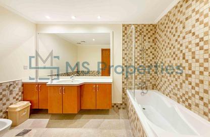 Apartment - 1 Bedroom - 2 Bathrooms for rent in West Porto Drive - Porto Arabia - The Pearl Island - Doha Apartment - 1 Bedroom - 2 Bathrooms for rent in West Porto Drive - Porto Arabia - The Pearl Island - Doha