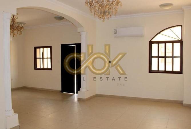 993141 - Property Image 2