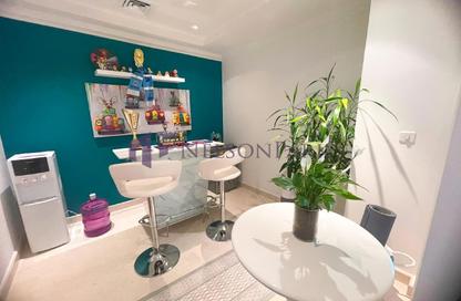Apartment - 2 Bedrooms - 3 Bathrooms for rent in Tower 19 - Porto Arabia - The Pearl Island - Doha