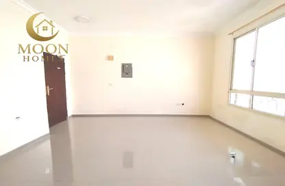 Apartment - 1 Bedroom - 1 Bathroom for rent in Umm Ghuwailina 4 - Umm Ghuwailina - Doha