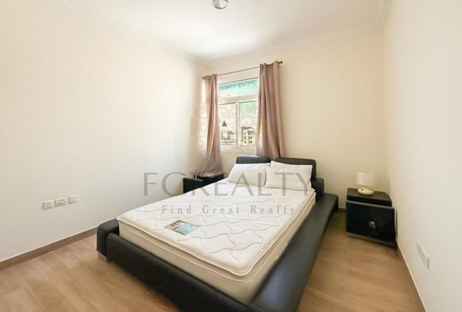 985242 - Property Image 3