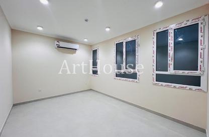 Apartment - 3 Bedrooms - 3 Bathrooms for rent in Fereej Kulaib - Doha