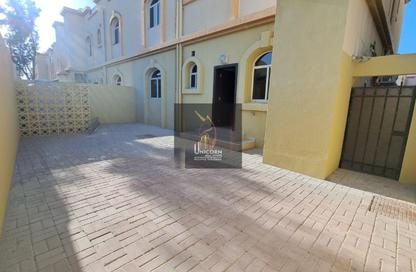مجمع سكني - 5 غرف نوم - 4 حمامات للايجار في شارع  بو هامو - أبو هامور - الدوحة
