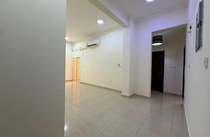 Apartment - 2 Bedrooms - 2 Bathrooms for rent in Al Sadd Road - Al Sadd - Doha