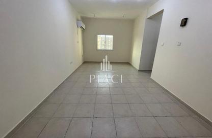 Apartment - 2 Bedrooms - 2 Bathrooms for rent in Al Mansoura - Al Mansoura - Doha