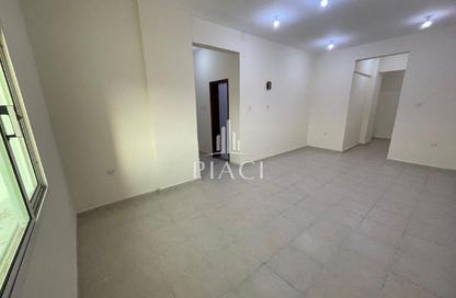 Apartment - 2 Bedrooms - 2 Bathrooms for rent in Al Mansoura - Al Mansoura - Doha