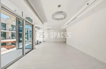 شقة - 2 غرف نوم - 4 حمامات للايجار في كريستال ريزيدنس - جزيرة جيوان - جزيرة اللؤلؤة - الدوحة