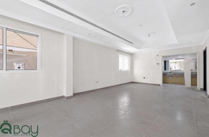 Compound - 3 - 3 for rent in Souk Al gharaffa - Al Gharrafa - Doha