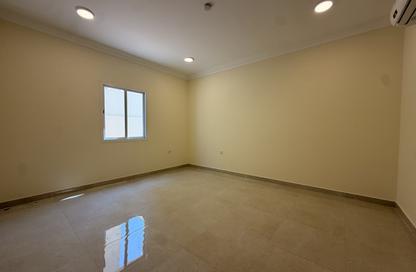 Villa - 6 - 7 for rent in Al Kheesa - Al Kheesa - Umm Salal Mohammed