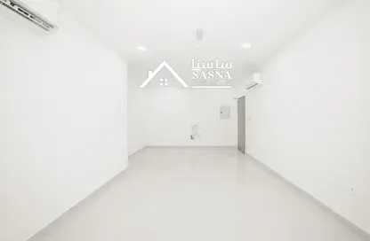 شقة - 2 غرف نوم - 2 حمامات للايجار في العزيزية - العزيزية - الدوحة