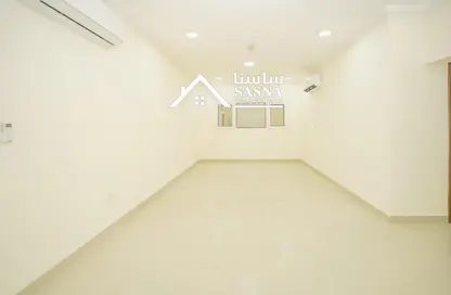 Apartment - 2 Bedrooms - 2 Bathrooms for rent in Al Aziziyah - Al Aziziyah - Doha