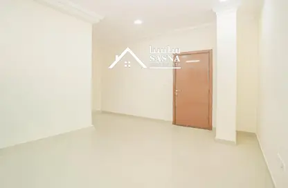 Apartment - 2 Bedrooms - 2 Bathrooms for rent in Al Aziziyah - Al Aziziyah - Doha
