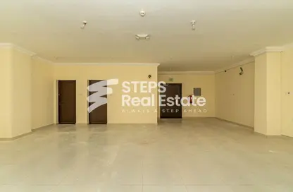 Office Space - Studio - 1 Bathroom for rent in Al Hanaa Street - Al Gharrafa - Doha