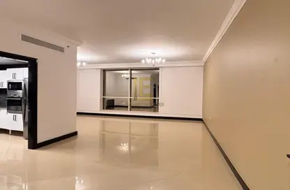 Apartment - 2 Bedrooms - 3 Bathrooms for rent in Beverly Hills Tower - West Bay - West Bay - Doha