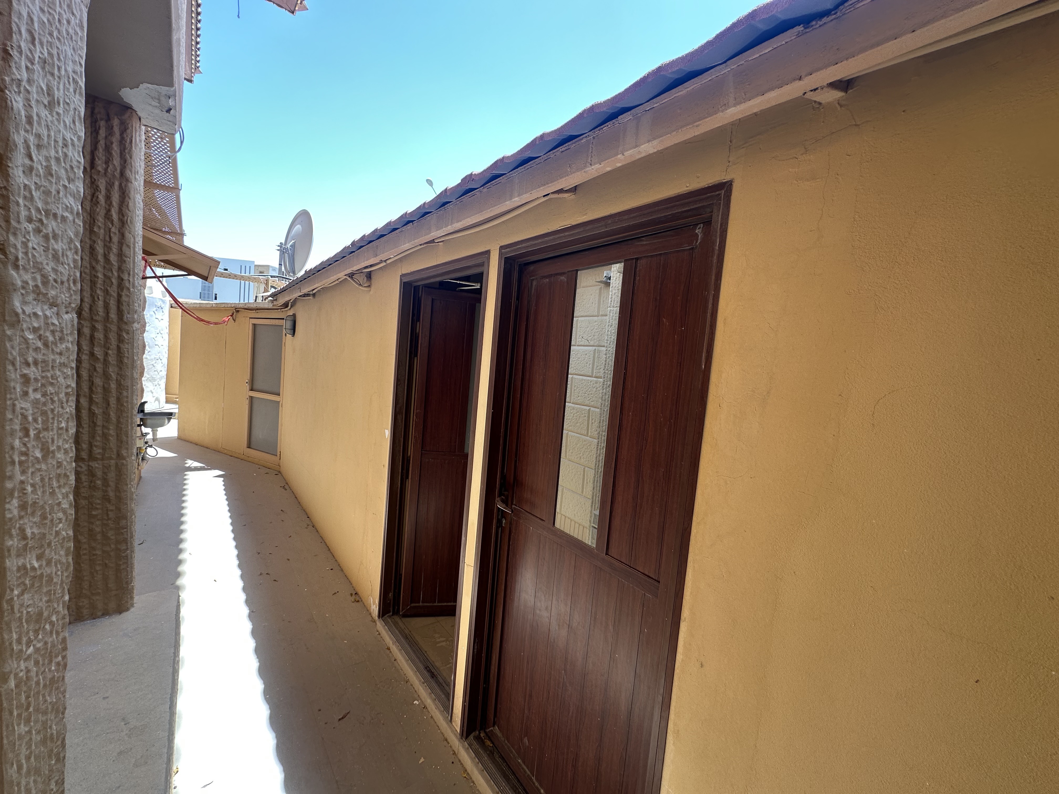 7+Maid Huge Villa Near Al Hazm Mall thumbnail 6