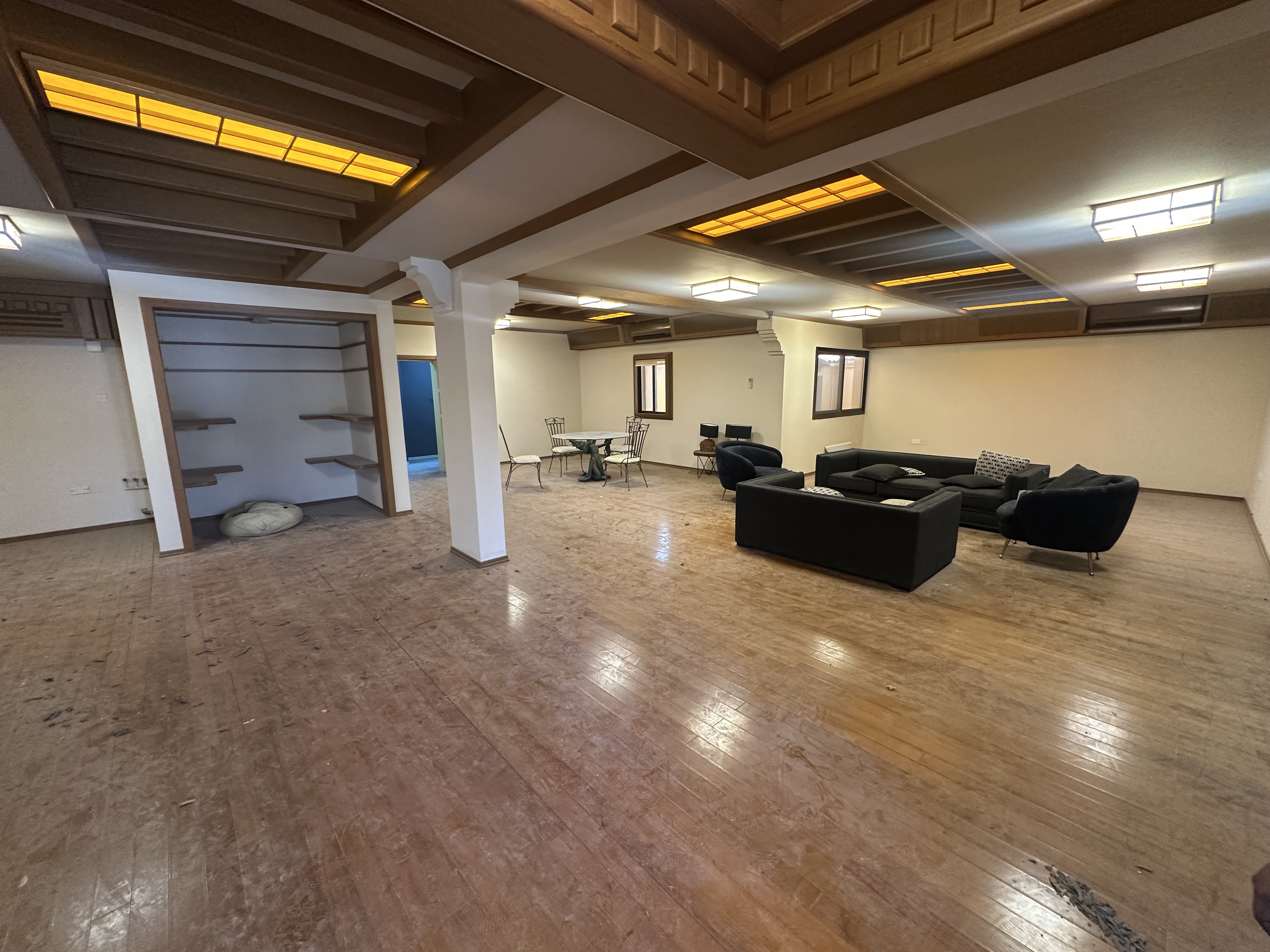 7+Maid Huge Villa Near Al Hazm Mall thumbnail 16