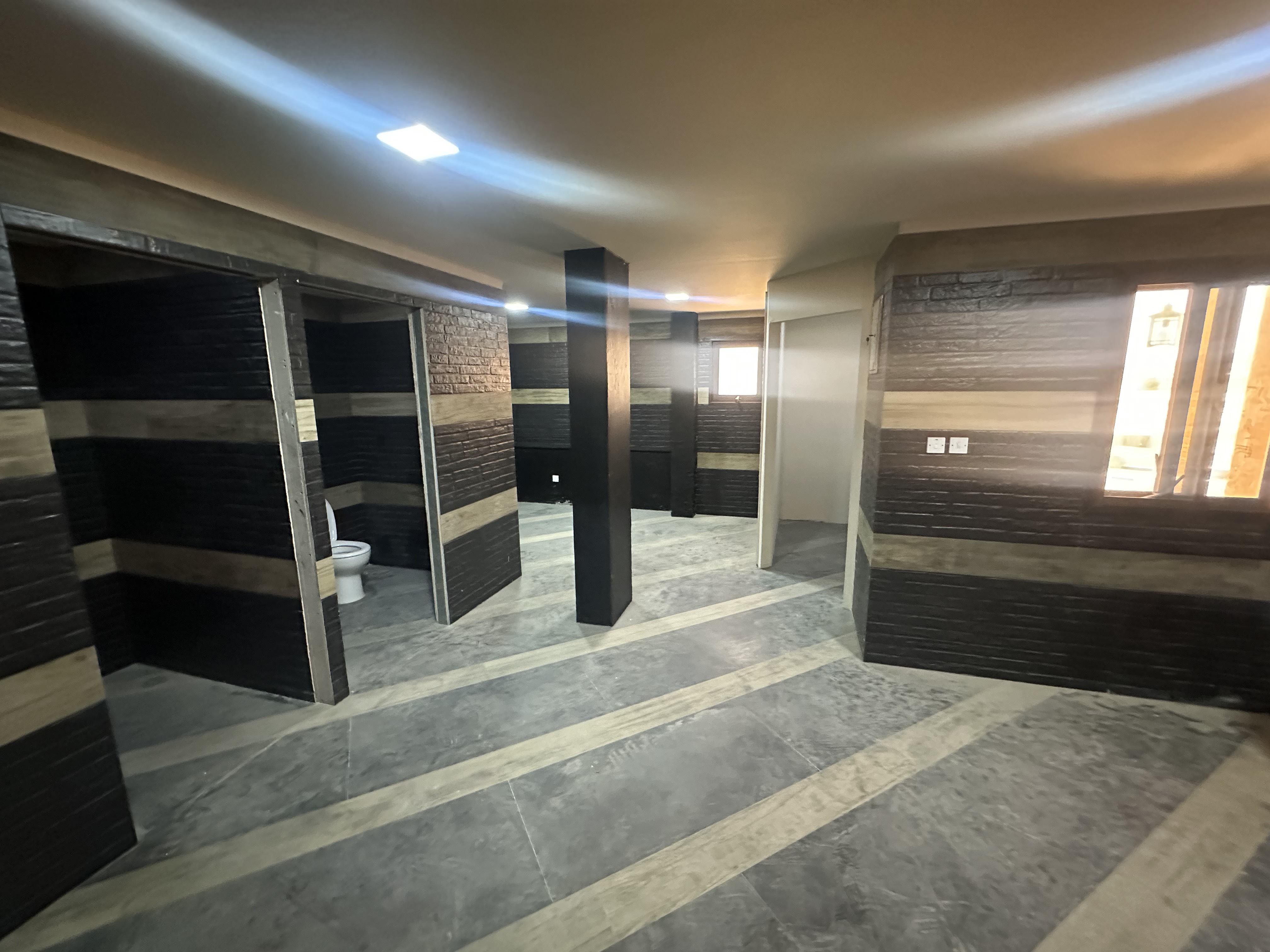 7+Maid Huge Villa Near Al Hazm Mall thumbnail 15
