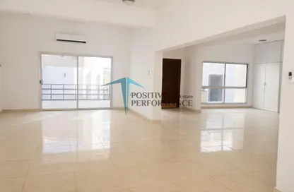 Villa - 3 Bedrooms - 3 Bathrooms for rent in Al Nasr Street - Al Nasr - Doha