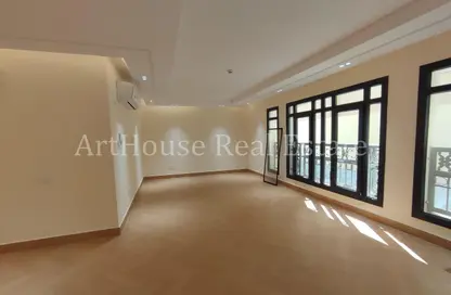 شقة - 2 غرف نوم - 2 حمامات للايجار في شارع النصر - النصر - الدوحة