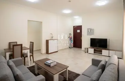 Apartment - 2 Bedrooms - 2 Bathrooms for rent in Al Sadd Tourist Apartments - Al Sadd - Doha