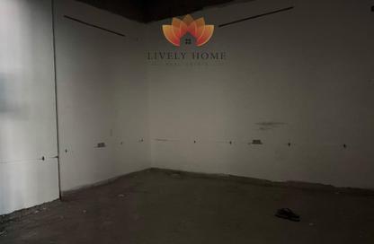 Shop - Studio - 1 for rent in Marina Tower 23 - Marina District - Lusail