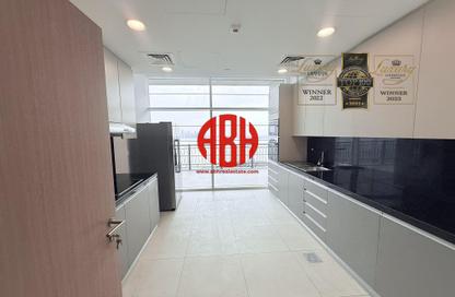 Penthouse - 3 Bedrooms - 5 Bathrooms for rent in Floresta Gardens - Floresta Gardens - The Pearl Island - Doha