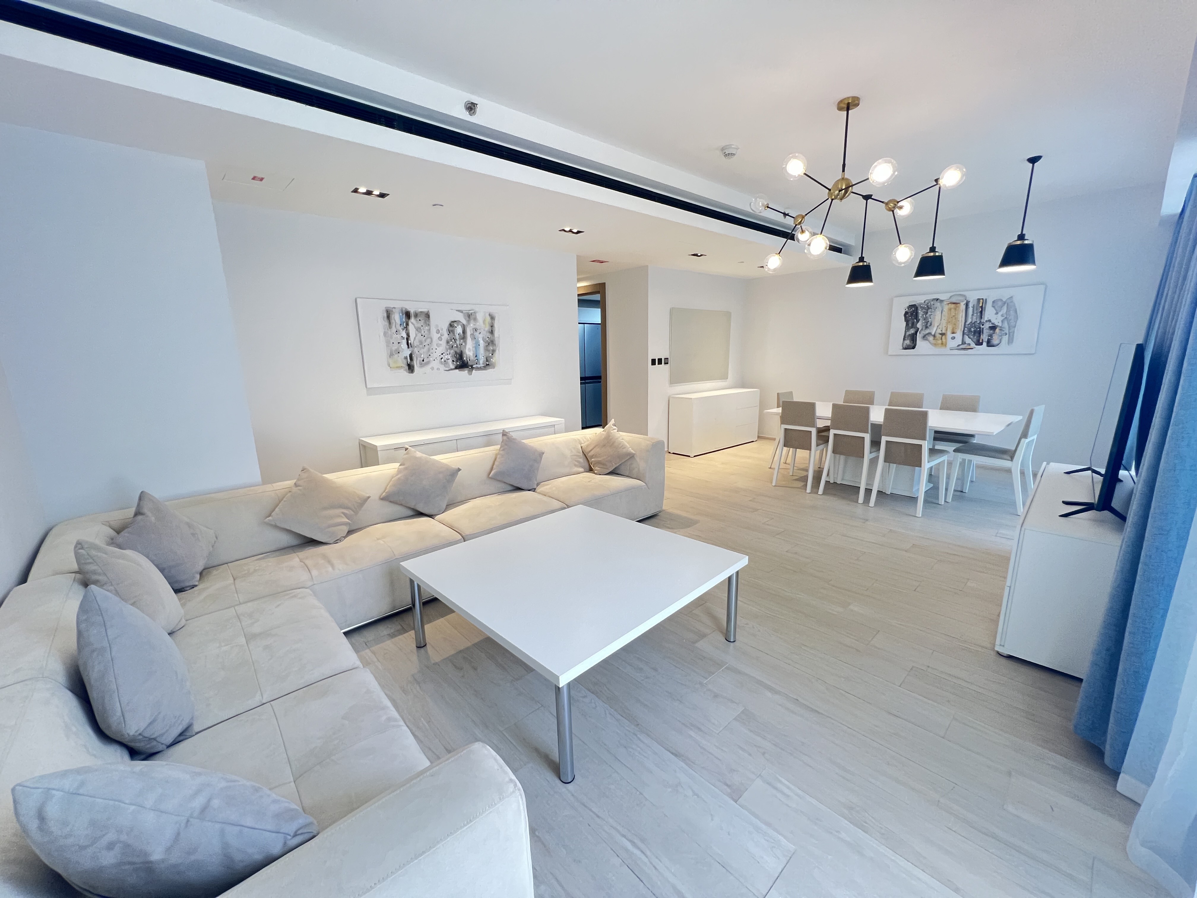 Huge unit | 3BR- FF with Terrace| bills included| - apartment in Al Erkyah City